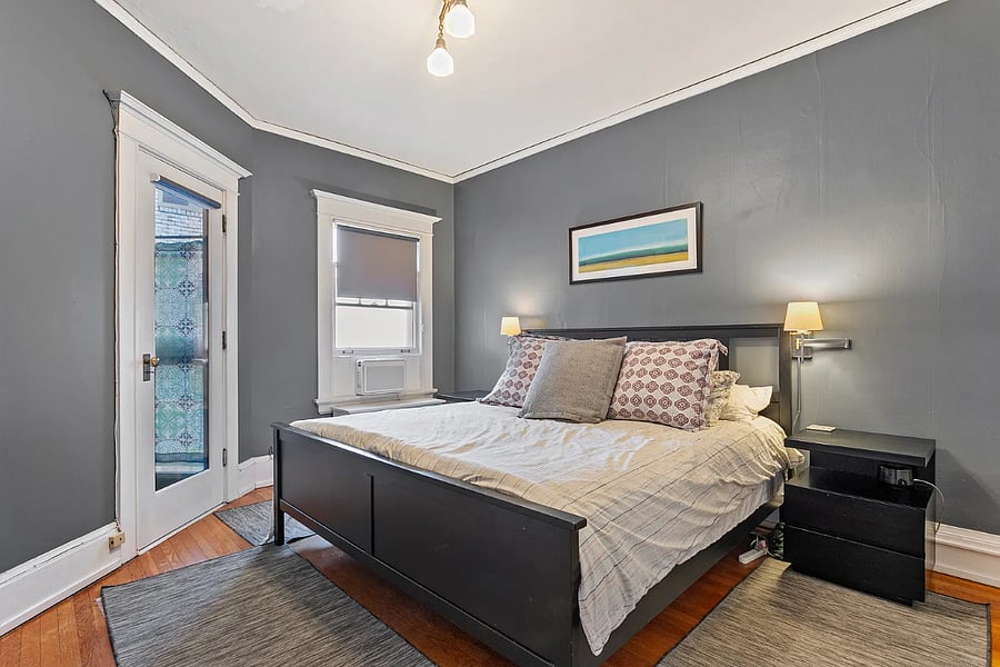Bedroom w/ King Size bed