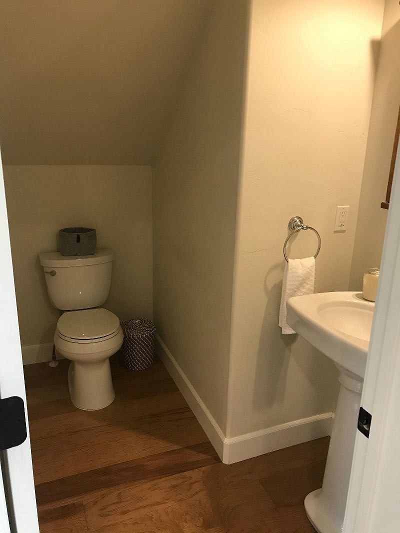 Downstairs 1/2 bath