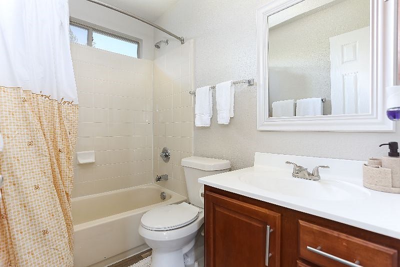 Bathromm 2