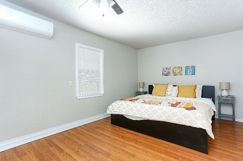 Downstairs Bedroom, King Bed