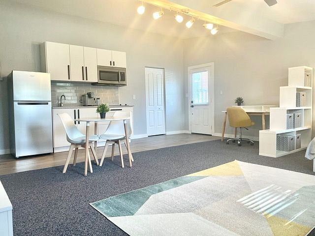 Furnished Finder property 484021_1 photo 18