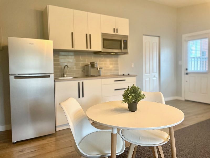 Furnished Finder property 484021_1 photo 27