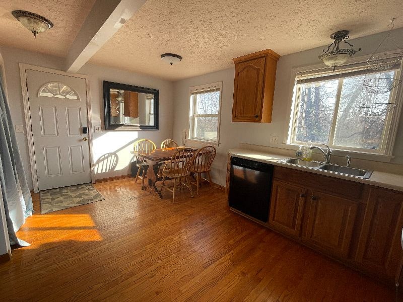 Kitchen and Dining 
