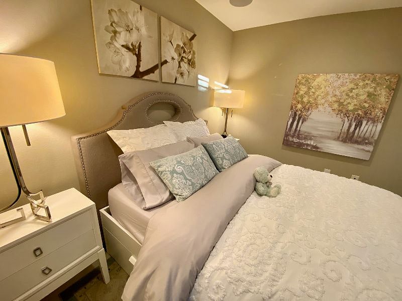 Very clean and beautiful suite.  Comfortable and specious bad.  You will wake up feeling rested here. 