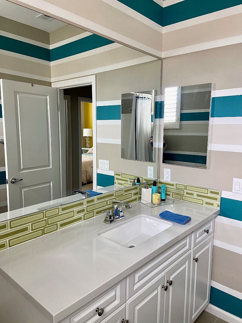 On this photo you can see what your bathroom is going to look like, it's beautiful, specious and always fresh.