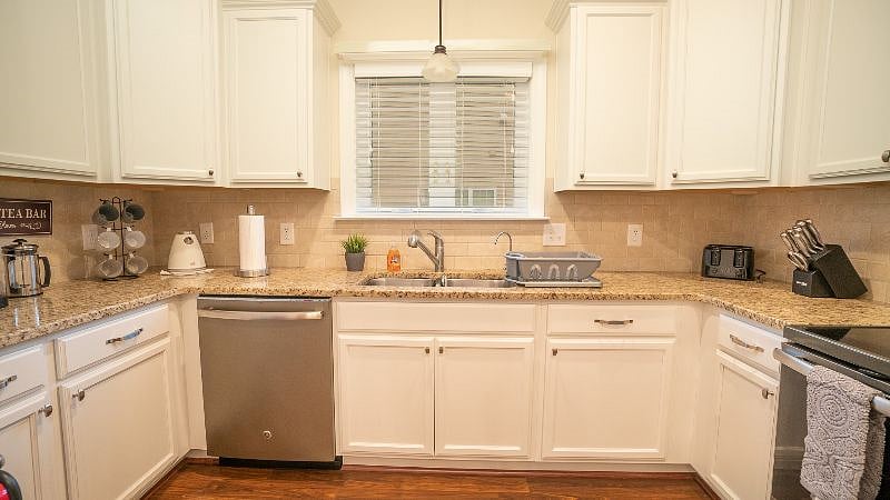 Furnished Finder property 484068_1 photo 8