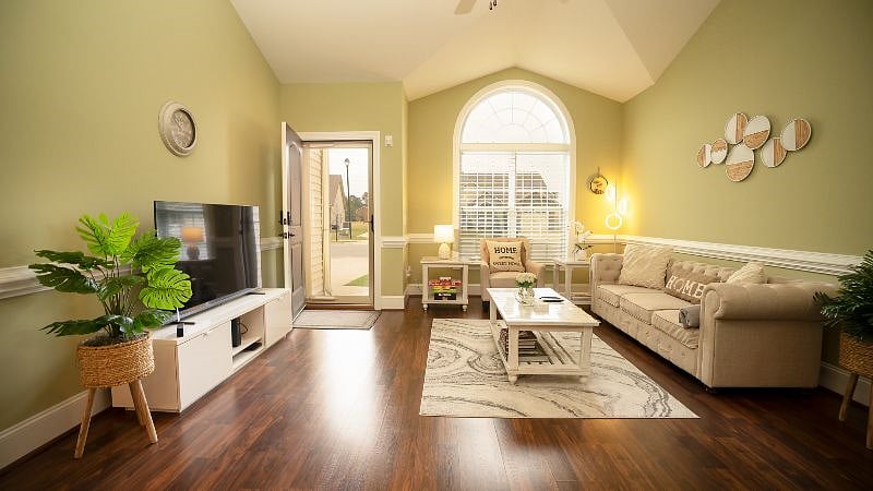 Furnished Finder property 484068_1 photo 3
