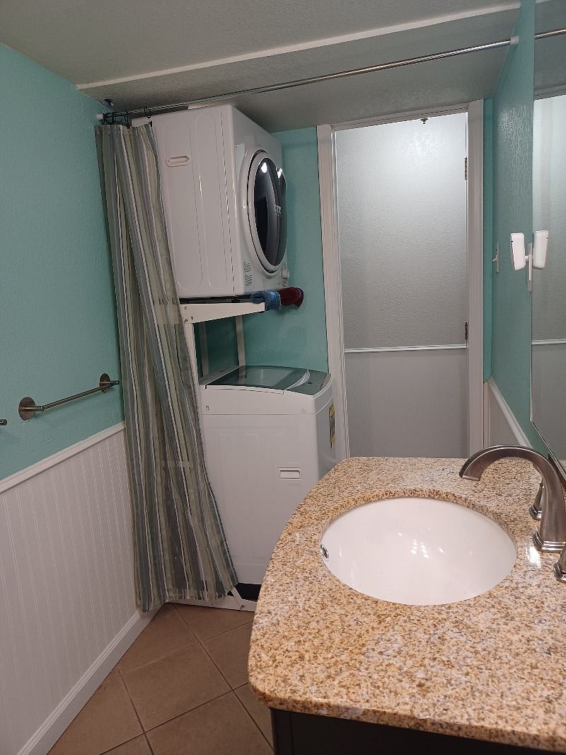 2nd bathroom with shower