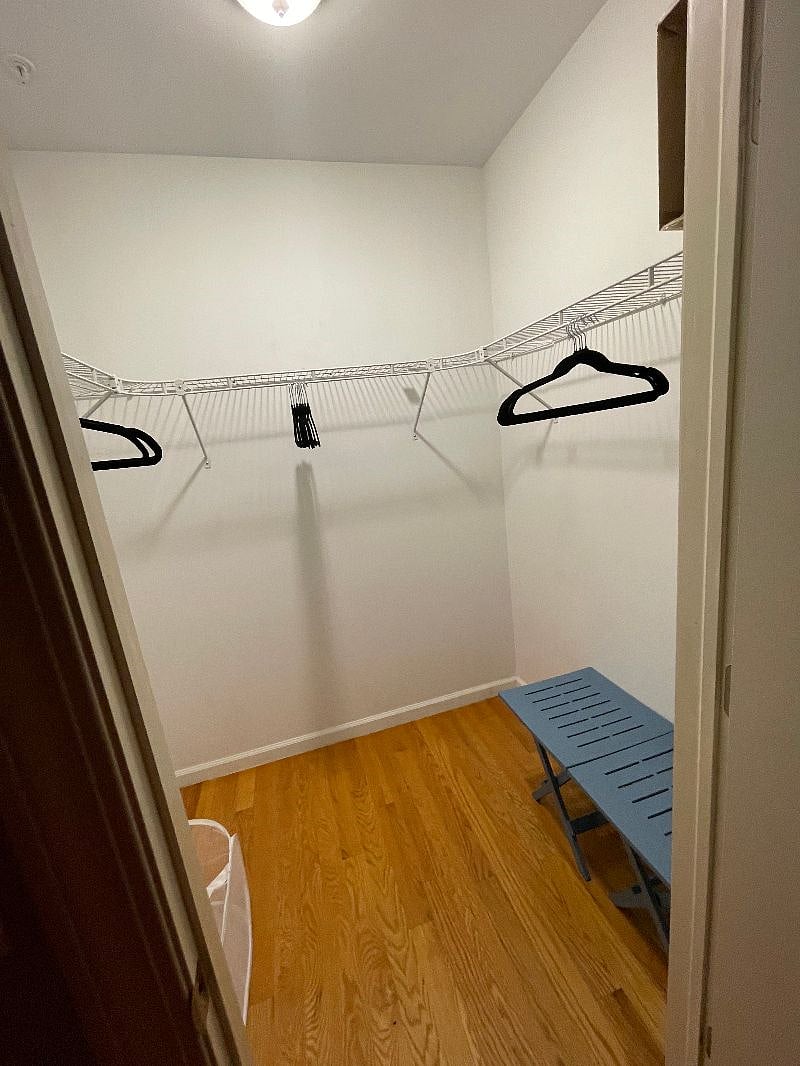 walk-in closet in bedrrom