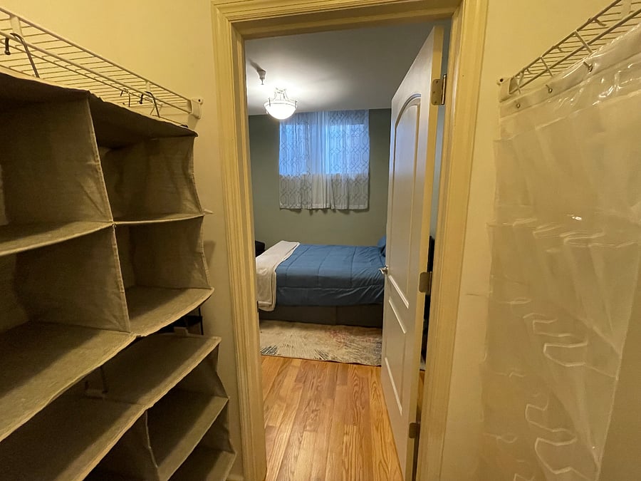 MBR walk-in closet