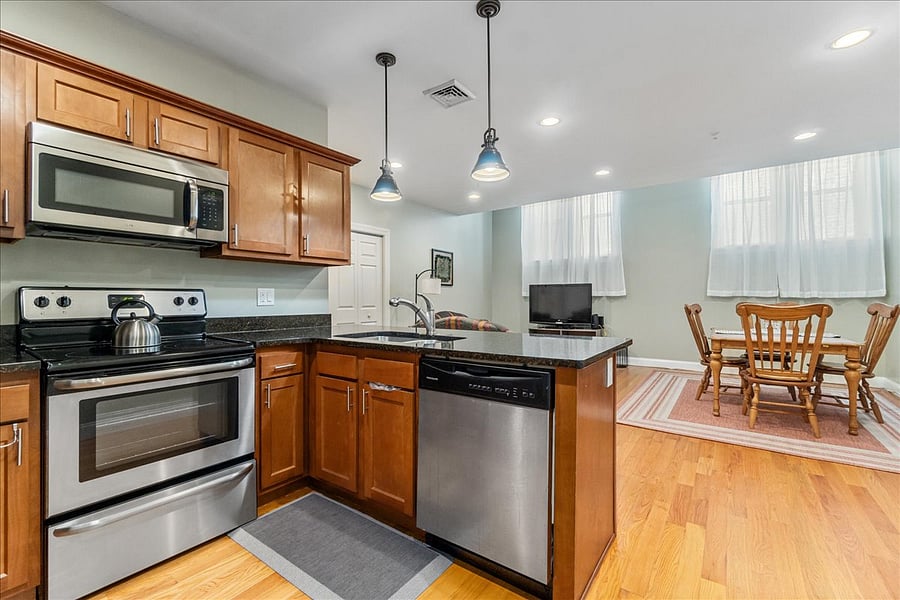 Furnished Finder property 484162_3 photo 6