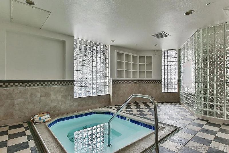 Furnished Finder property 484167_1 photo 32