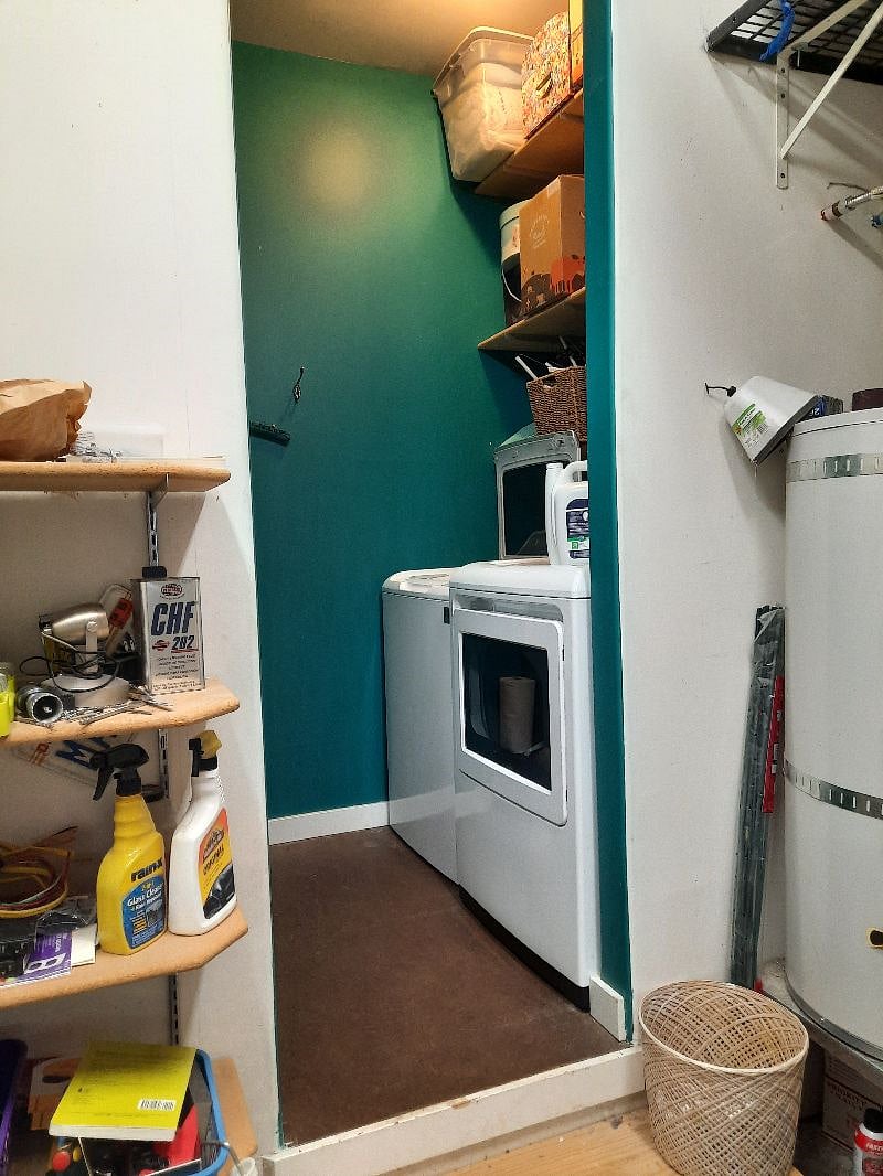 washer & dryer in the garage