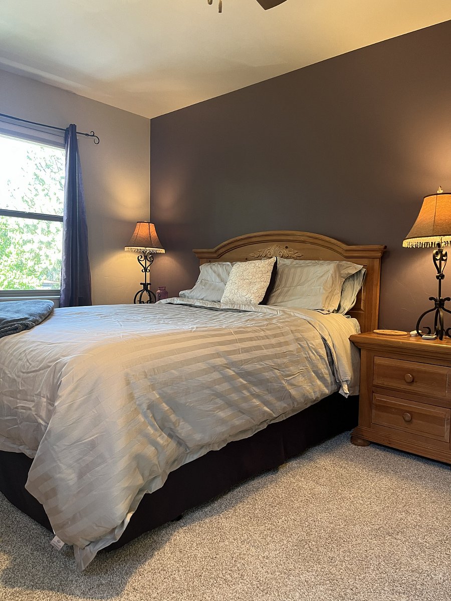 Primary Queen air adjustable bed