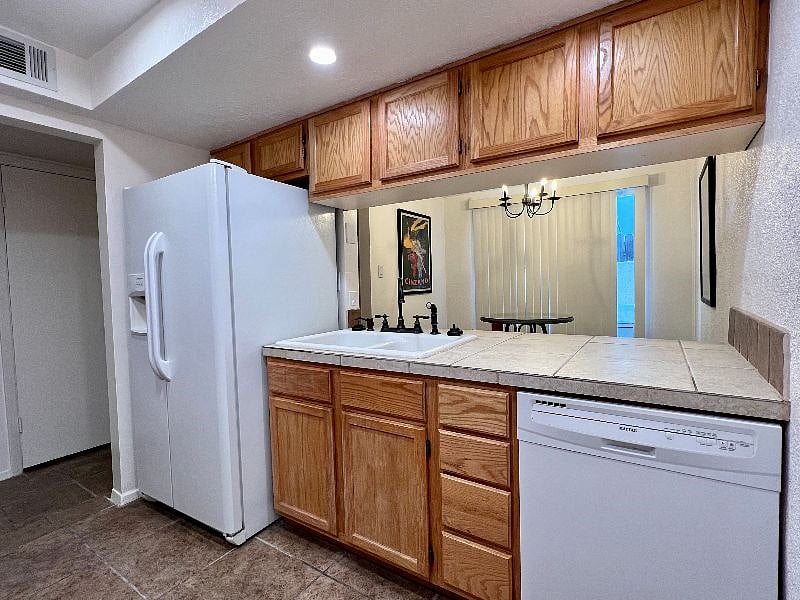 Furnished Finder property 484201_1 photo 5