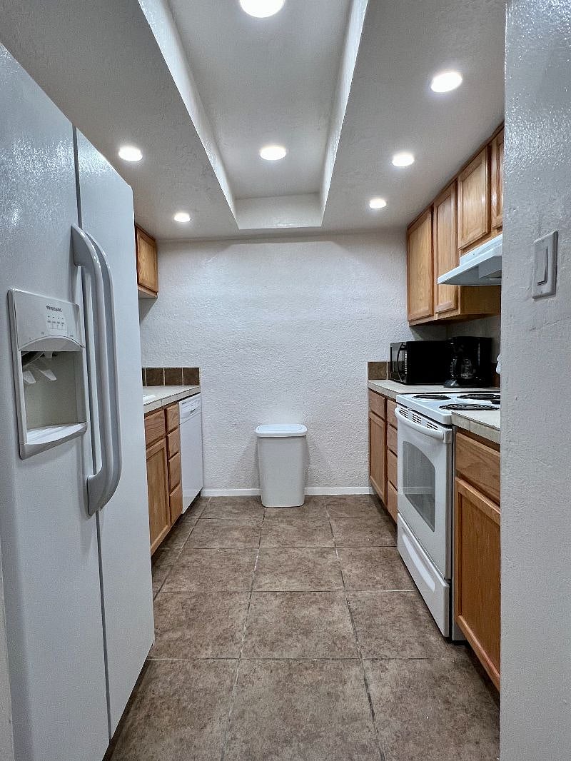 Furnished Finder property 484201_1 photo 6