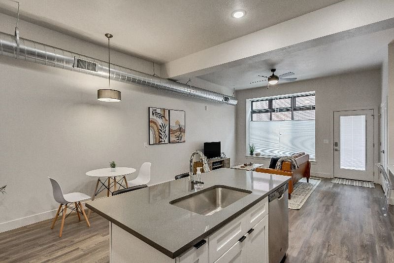 Furnished Finder property 484275_1 photo 12