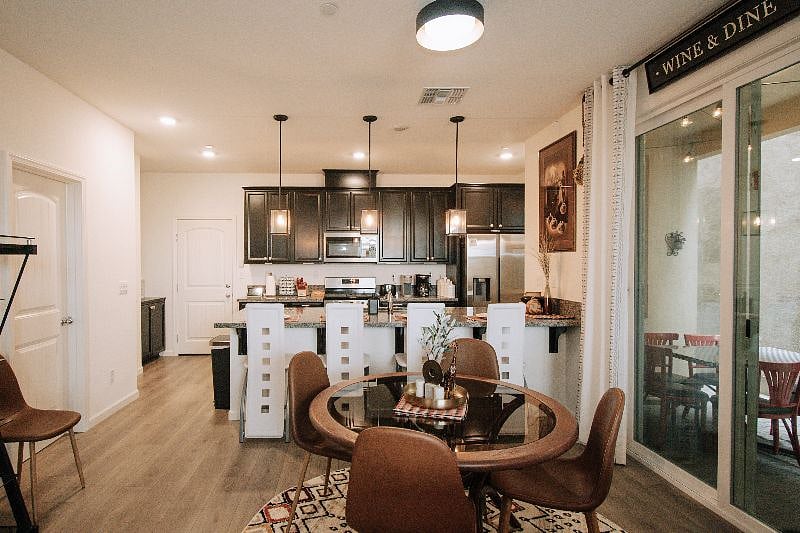 Furnished Finder property 484313_1 photo 5