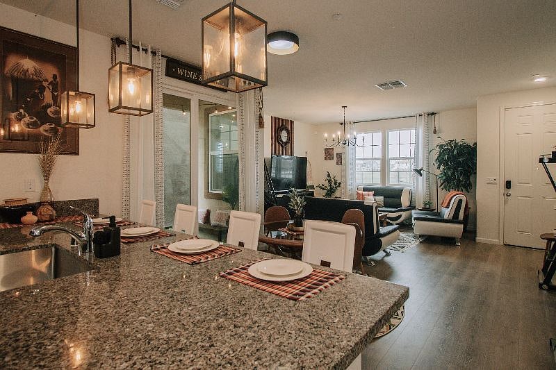 Furnished Finder property 484313_1 photo 12