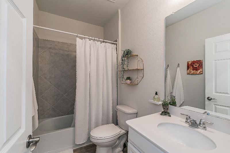 Furnished Finder property 484345_1 photo 25