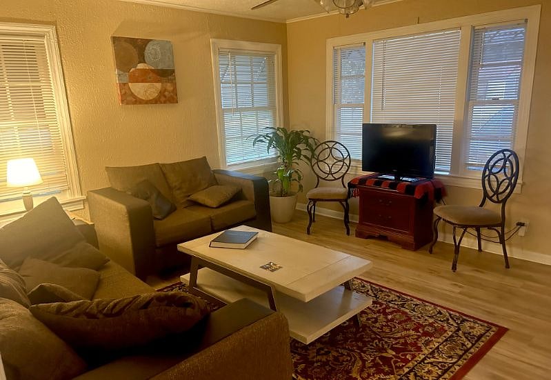 Furnished Finder property 484408_1 photo 3