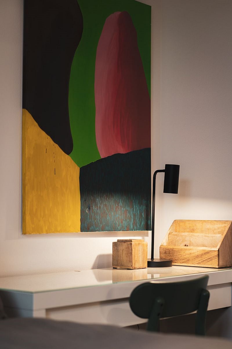 Hunker down and work in an inspiring and calm atmosphere.