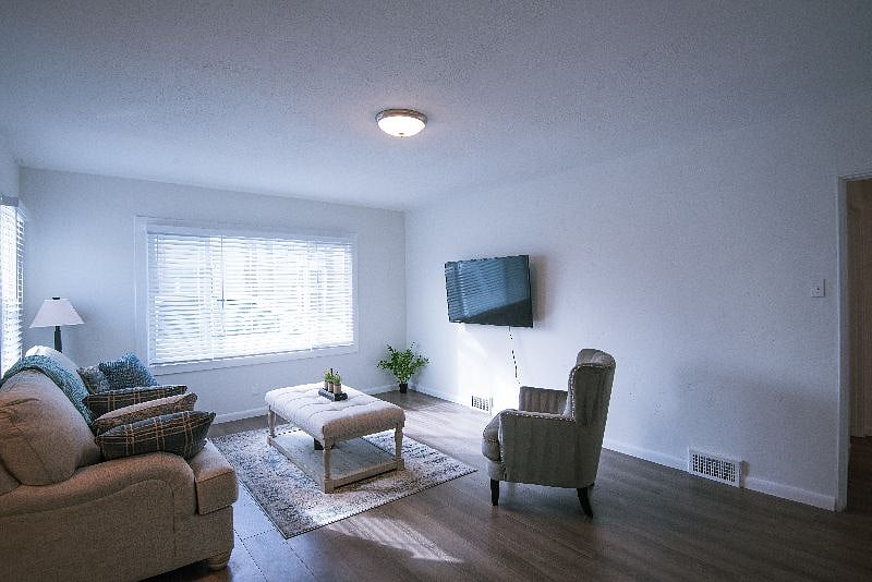 Furnished Finder property 484444_1 photo 11