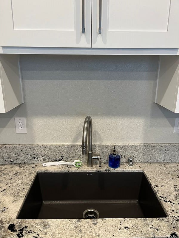 farm style sink (deep and wide)
