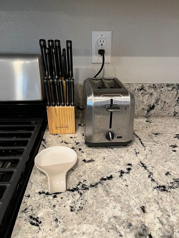 knife block, toaster