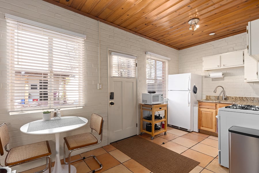 Furnished Finder property 484575_1 photo 2