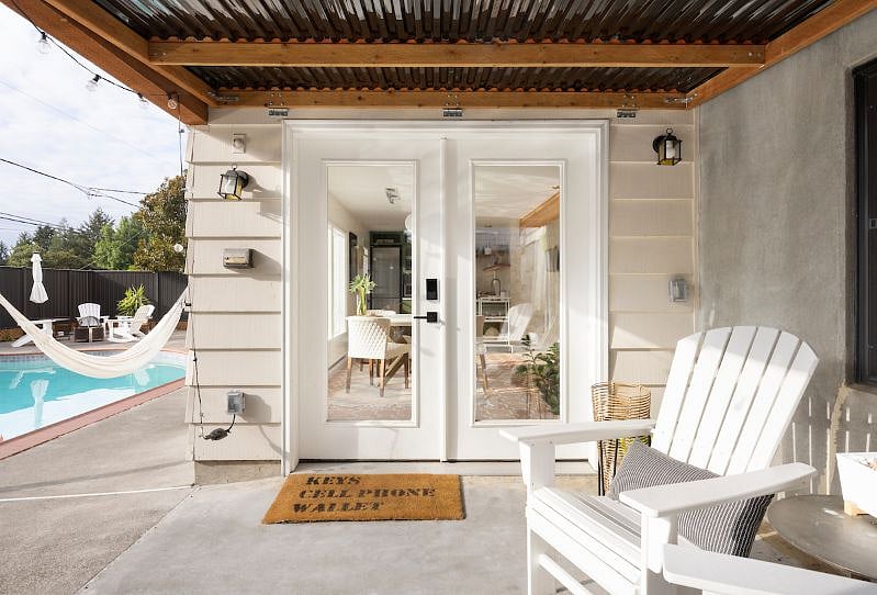 Private entrance to the unit