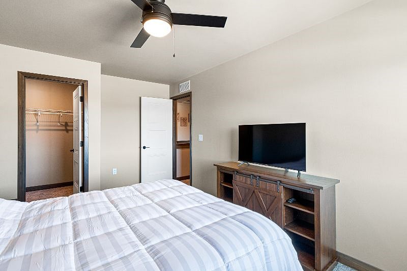 Private Bedroom (upstairs)