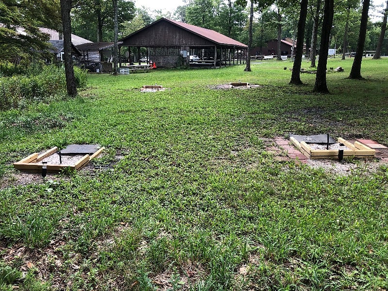 Enjoy Horseshoes by the Pavilion with picnik tables between the outdoor pool and 1st hole of the golf course. 2 min walk.