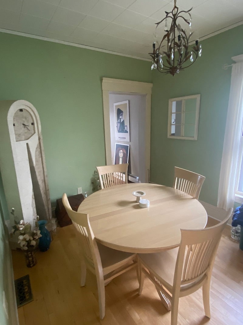 Formal dining room