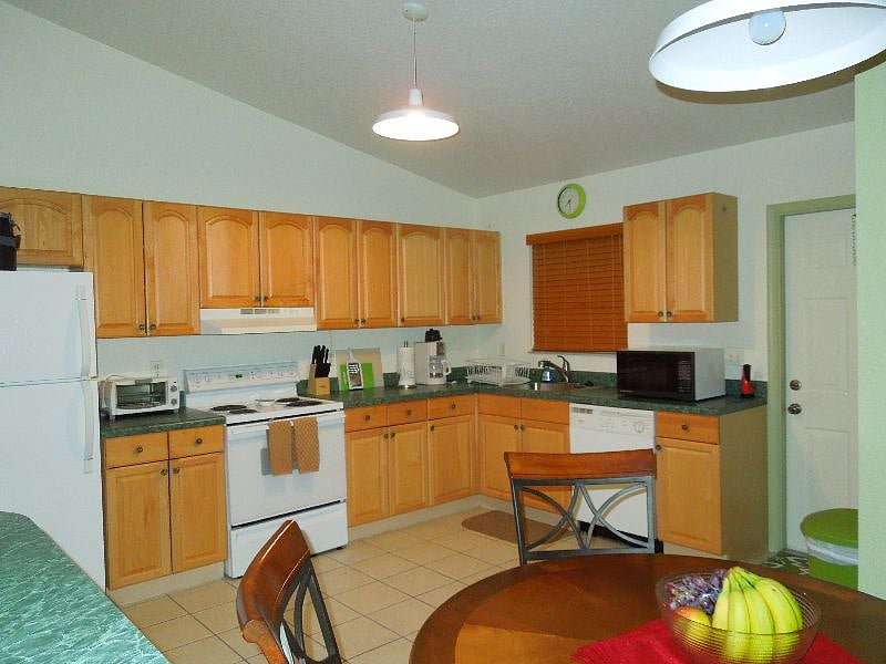 Furnished Finder property 484778_1 photo 3