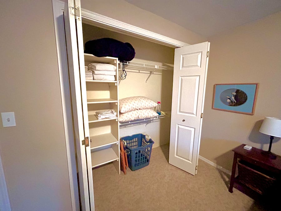 Closet bedroom 1