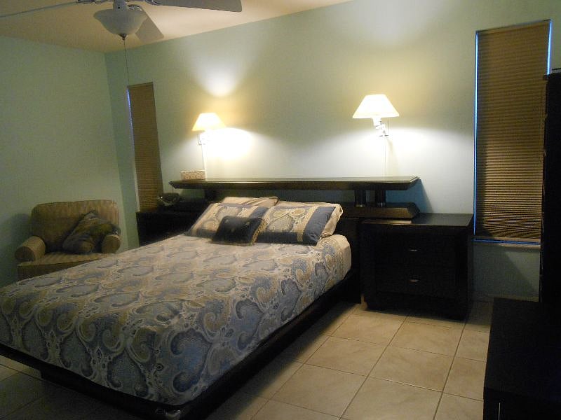 MASTER SUITE, ENSUITE BATHROOM, WALK-IN CLOSET