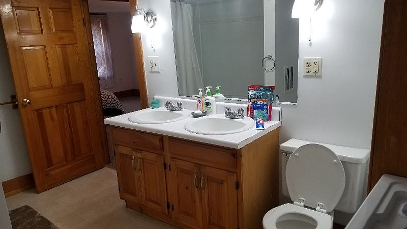 double vanity sink in full bath on second floor