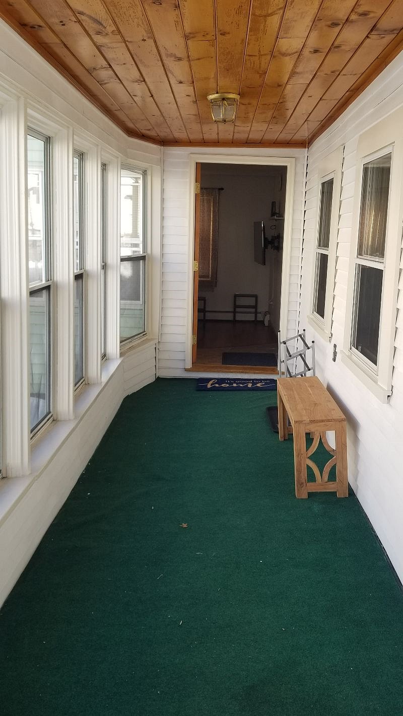 front porch / entryway