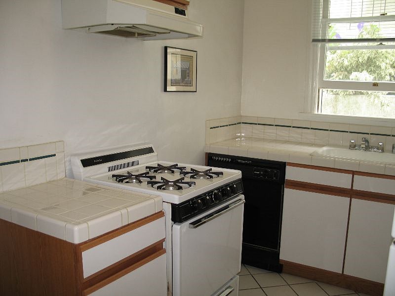 Furnished Finder property 484948_3 photo 8