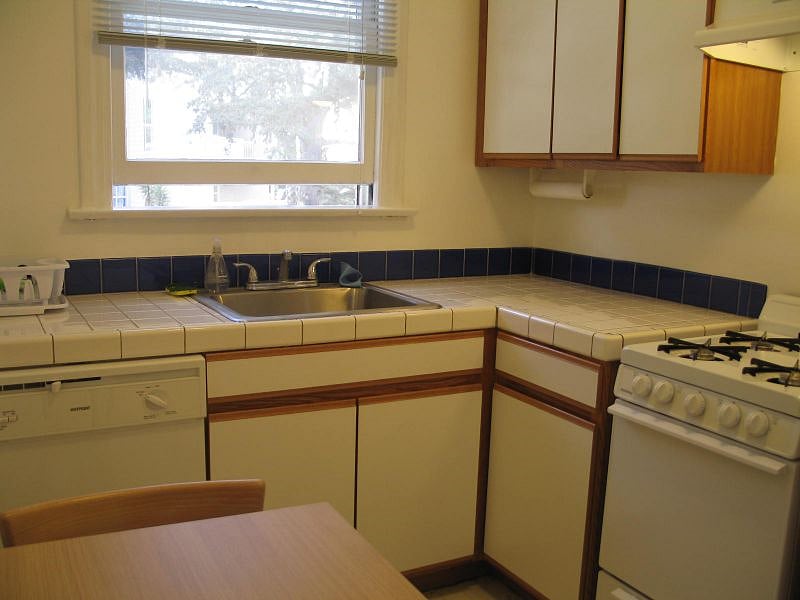 Furnished Finder property 484948_4 photo 6