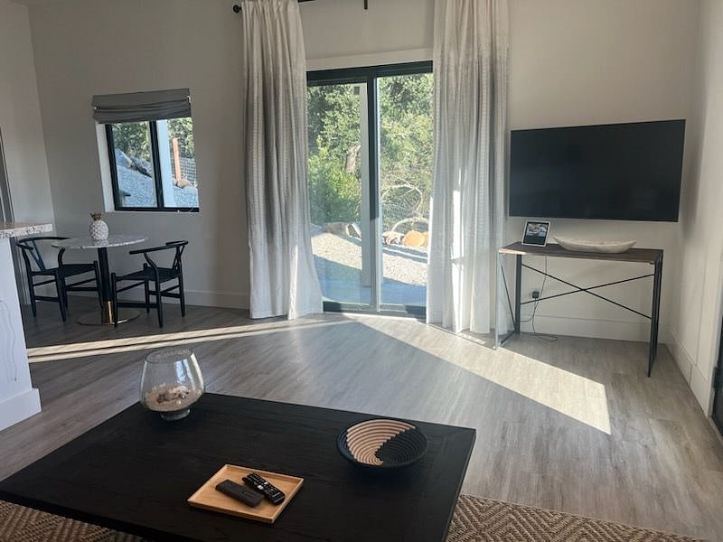 Furnished Finder property 484992_1 photo 6