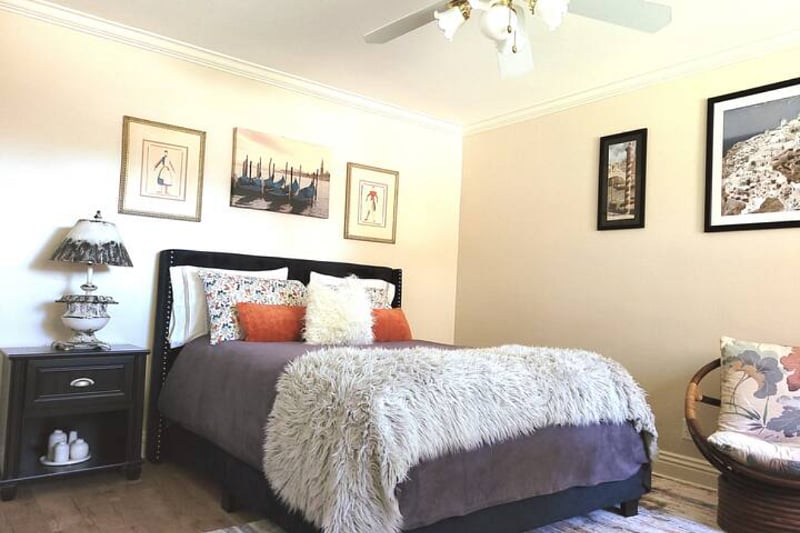 Bedroom 2 with shared bathroom 2