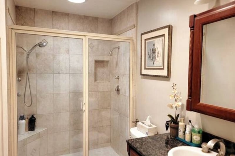 En suit bathroom 1