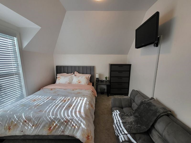 Furnished Finder property 485283_1 photo 30