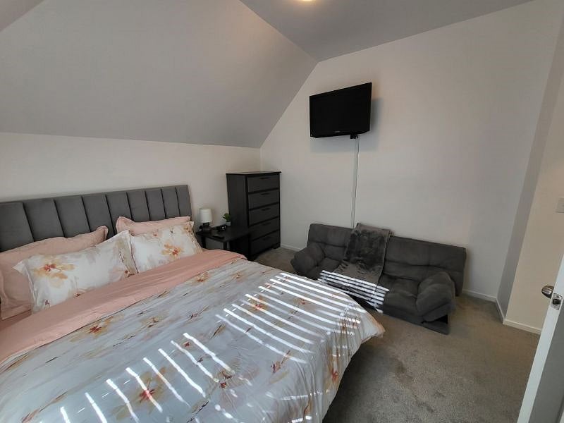 Furnished Finder property 485283_1 photo 32