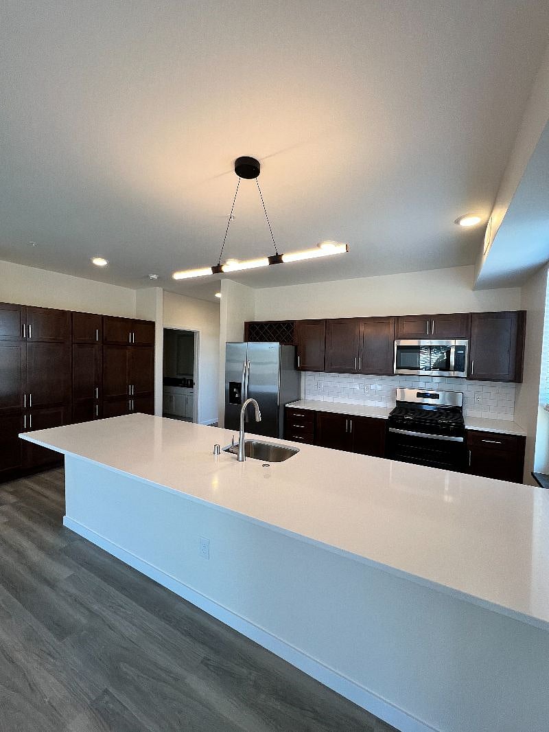 Furnished Finder property 485317_3 photo 1
