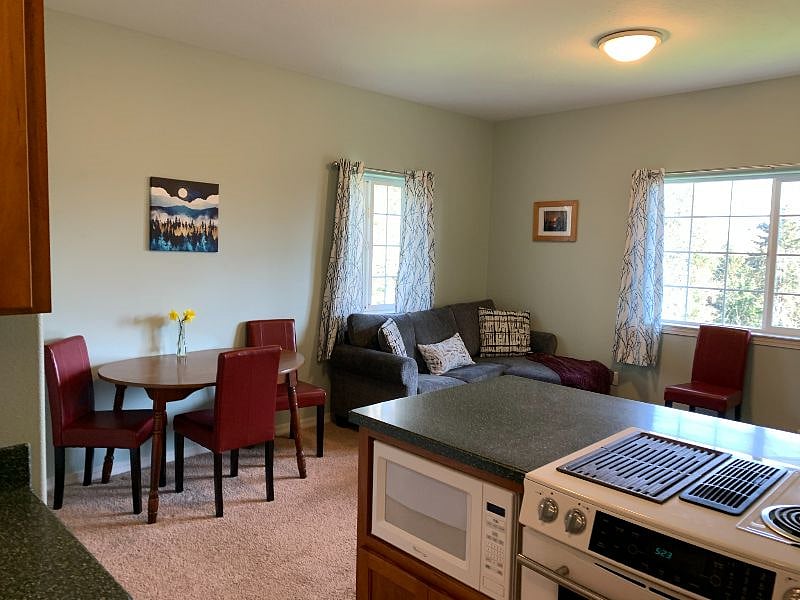 Furnished Finder property 485363_1 photo 4