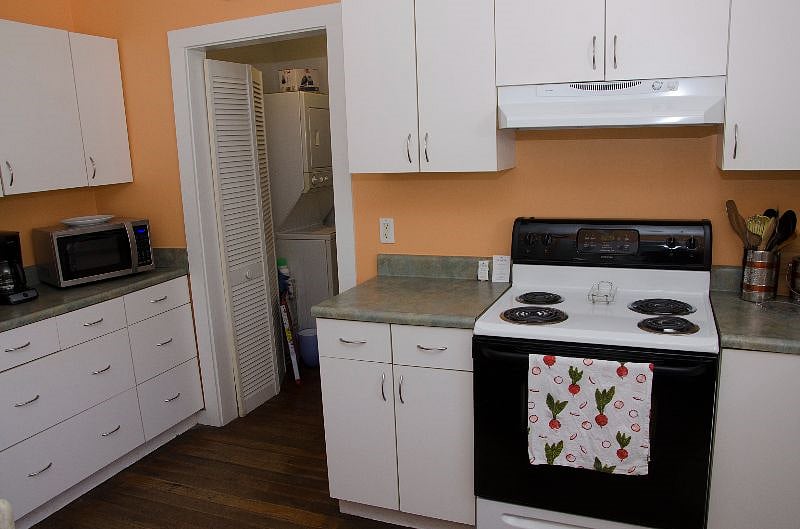 Furnished Finder property 485386_1 photo 9