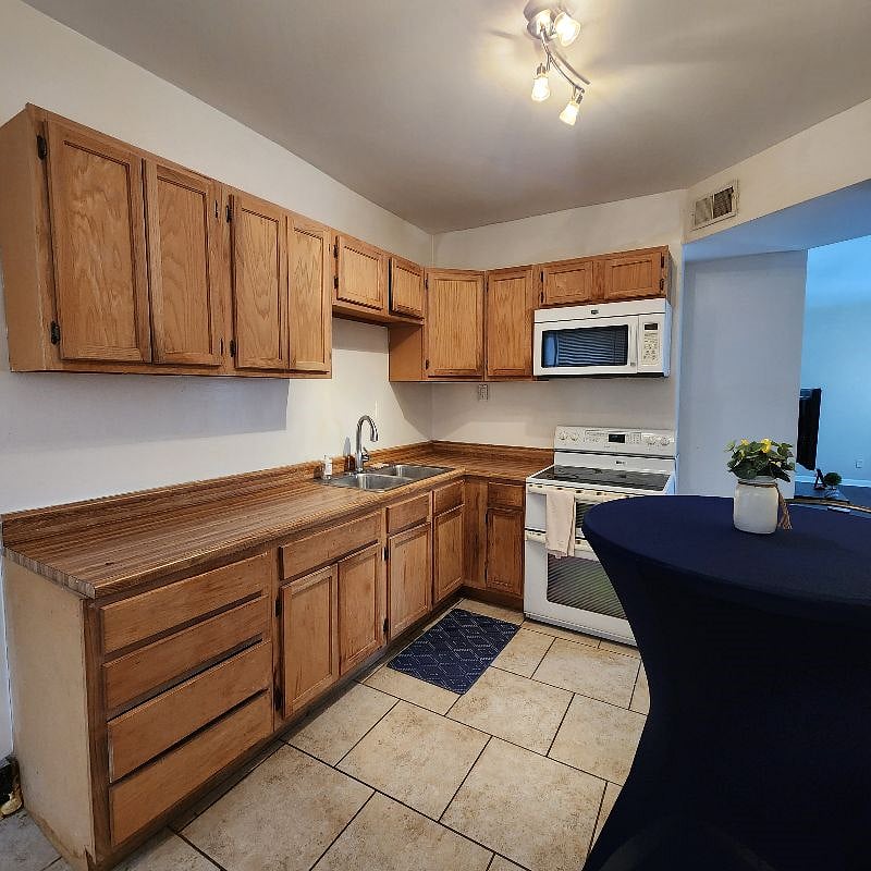 Furnished Finder property 485398_1 photo 4